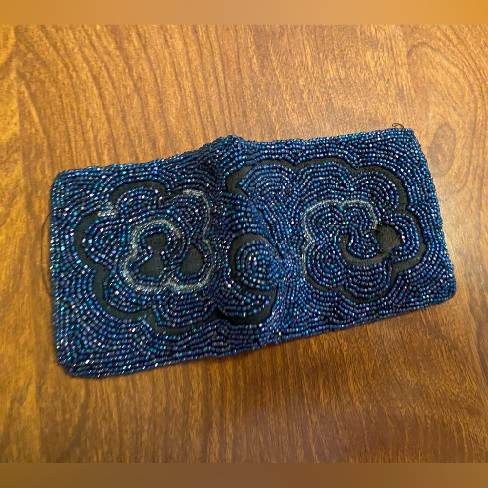 Vintage hand, beaded wallet made in Belgium